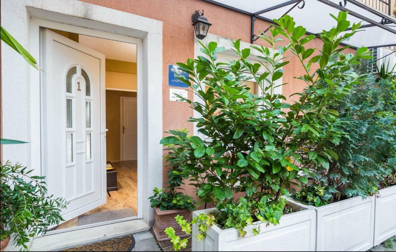 Apartments Suzy Сплит Экстерьер фото